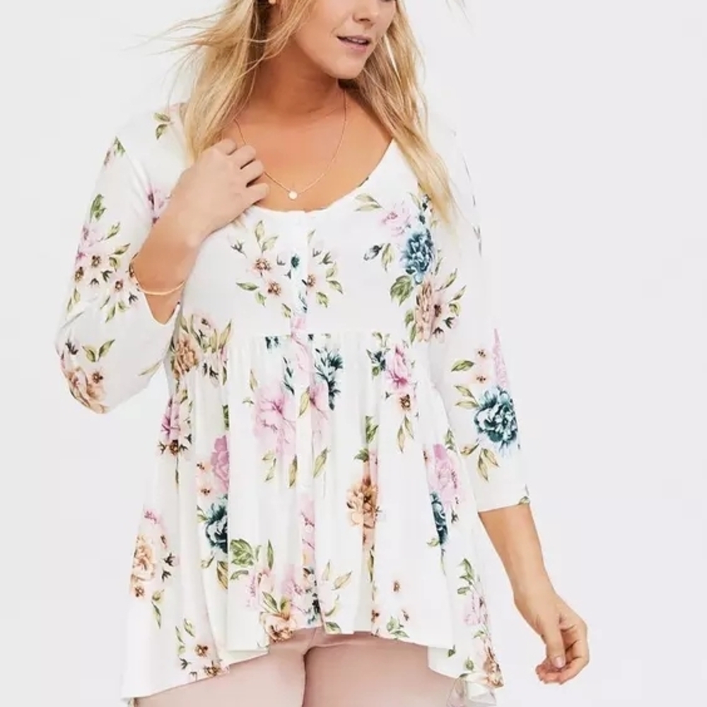 Torrid Super Soft Knits Top with Floral Design, Size 2